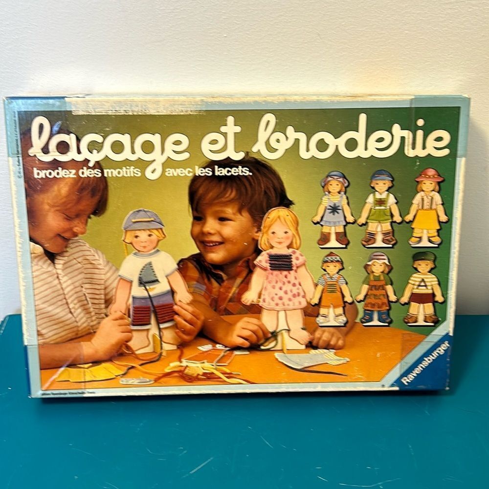 Vintage Laces And Buttons BY Ravensburger Toy 1985